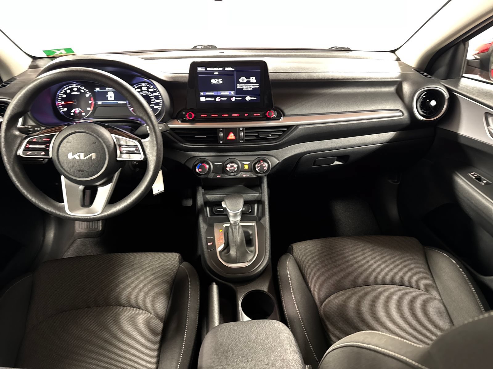 Used 2024 Kia Forte LXS FWD image 4