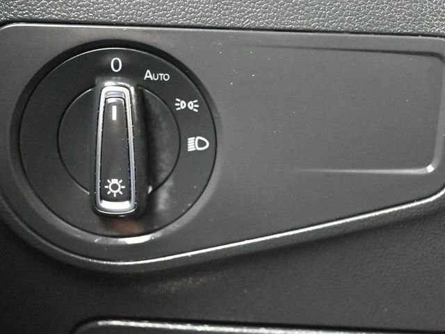 Used 2021 Volkswagen Tiguan SE AWD/4WD image 23