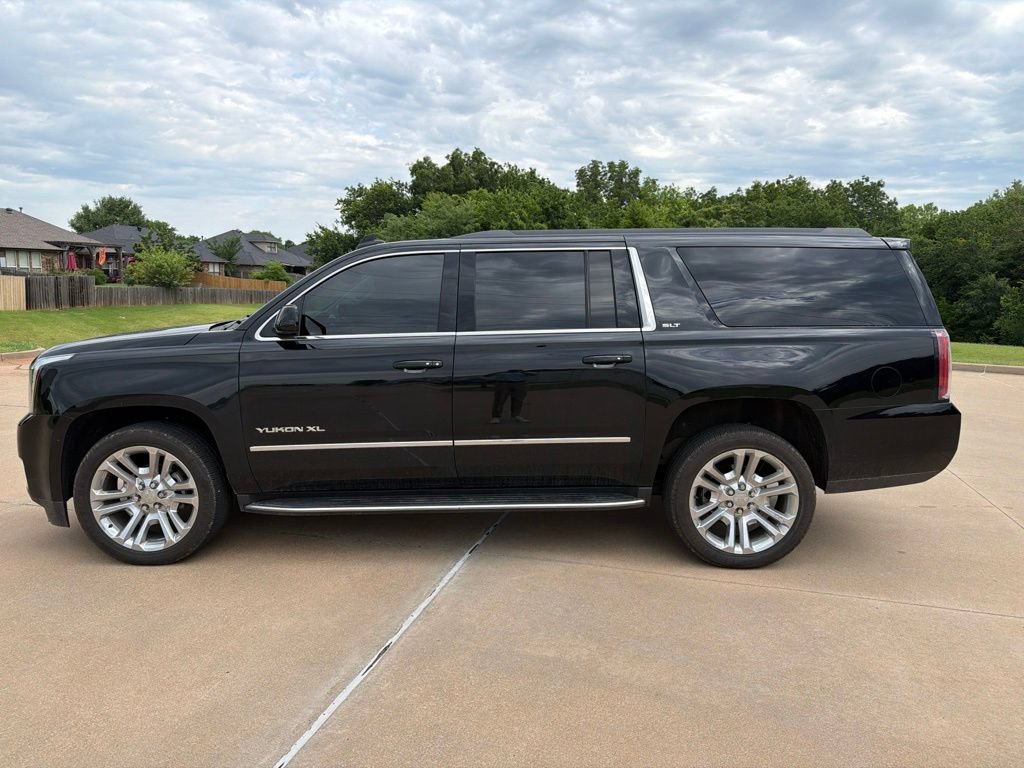 Used 2018 GMC Yukon XL SLT w/ Premium Edition AWD/4WD image 2