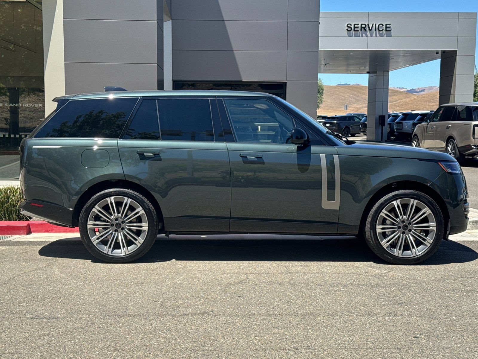 New 2026 Land Rover Range Rover SE AWD/4WD image 7