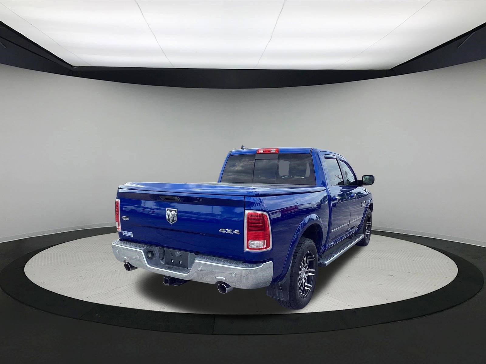 Used 2016 RAM 1500 Laramie w/ Convenience Group AWD/4WD image 8