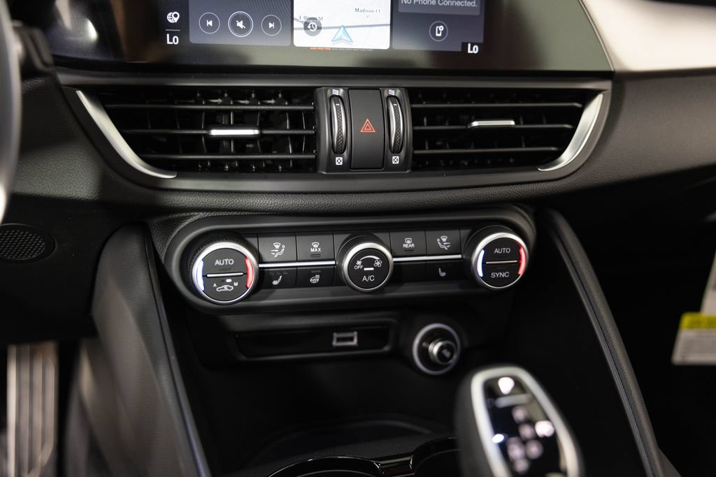 New 2026 Alfa Romeo Giulia AWD image 27
