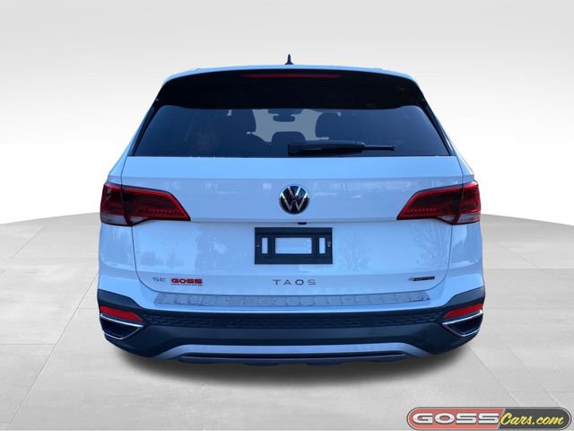 Used 2023 Volkswagen Taos SE w/ Panoramic Sunroof Package image 4