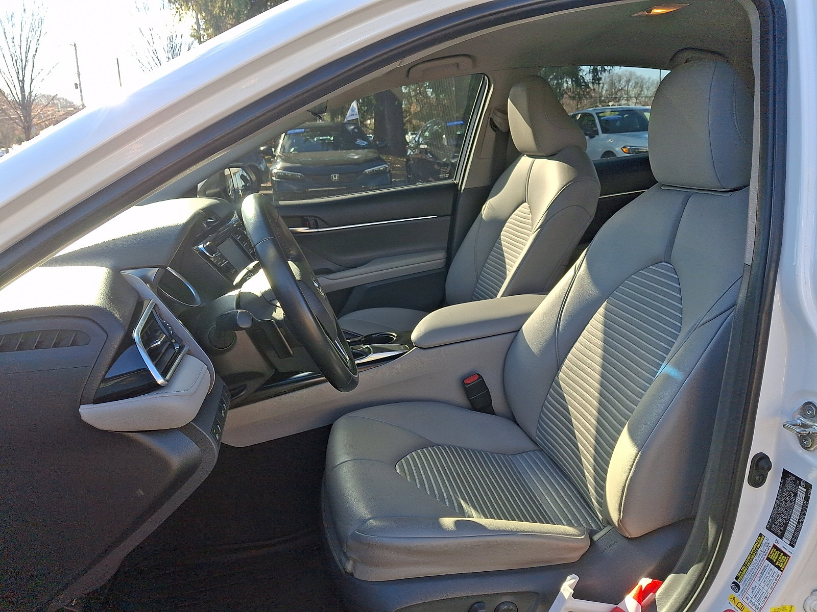 Used 2018 Toyota Camry SE image 13