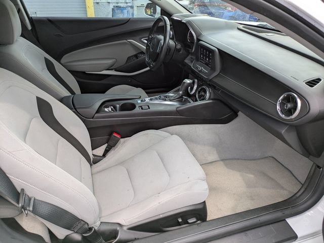 Used 2023 Chevrolet Camaro LT RWD image 9