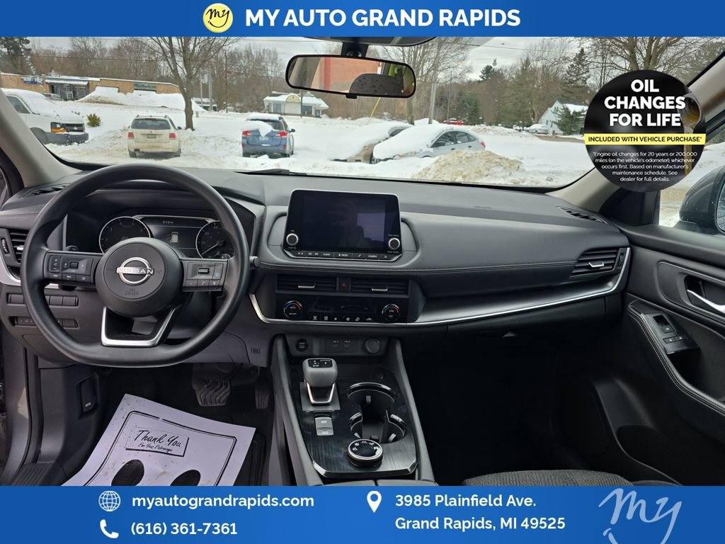 Used 2024 Nissan Rogue SV image 12