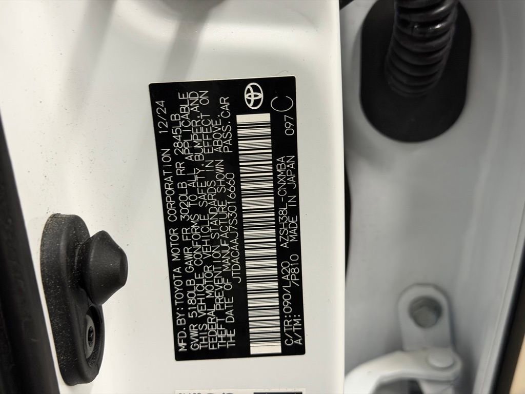 Used 2025 Toyota Crown Signia XLE image 35