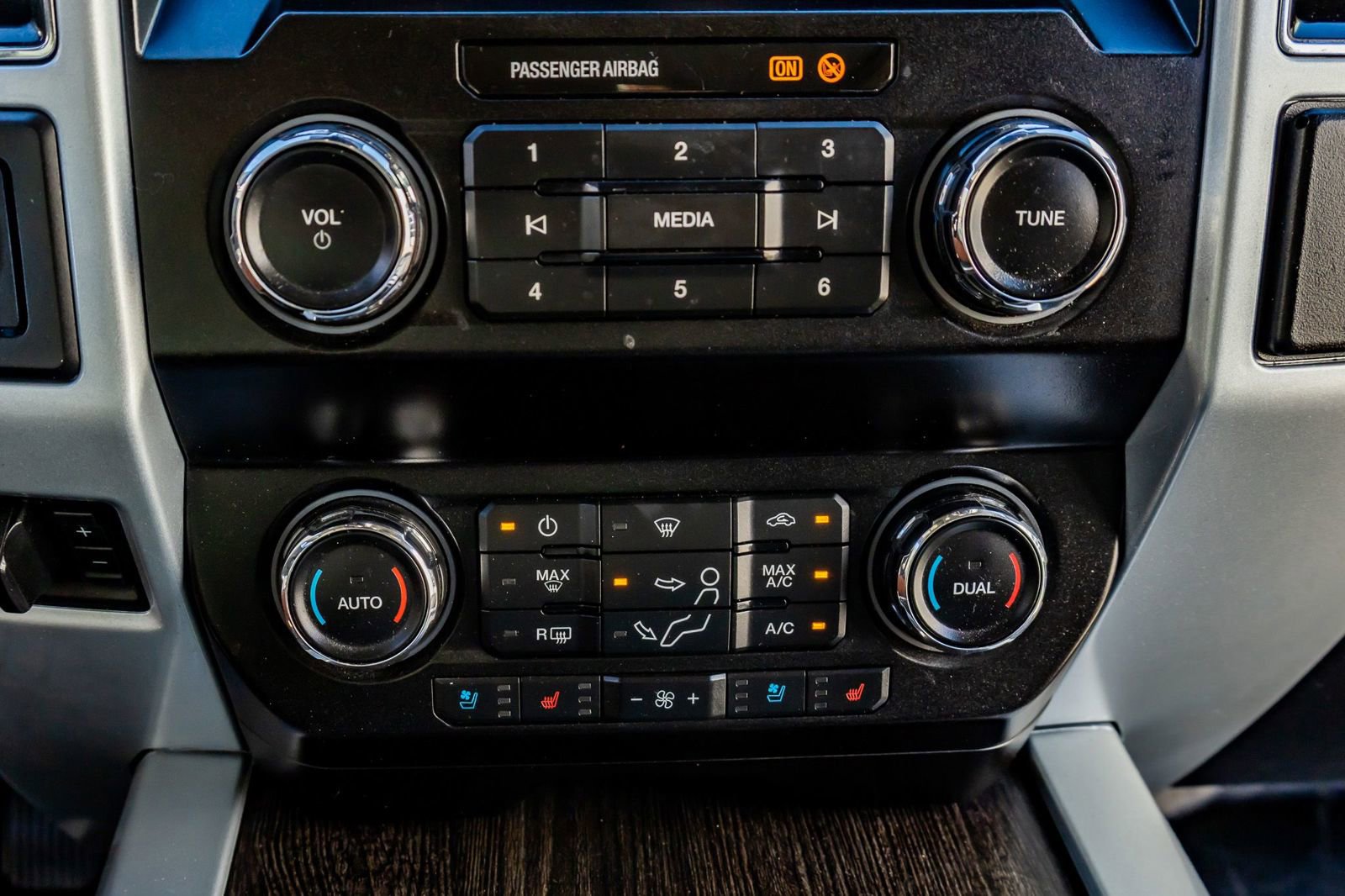 Used 2020 Ford F250 Lariat image 25