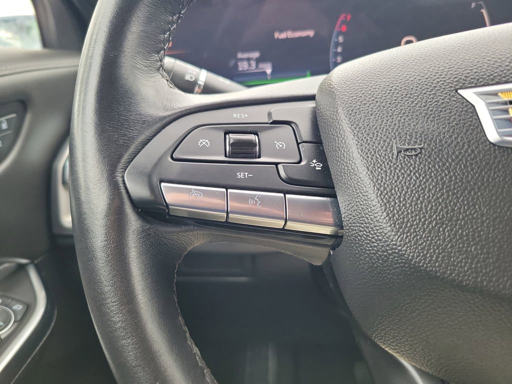 Used 2025 Cadillac XT4 Premium Luxury FWD image 26