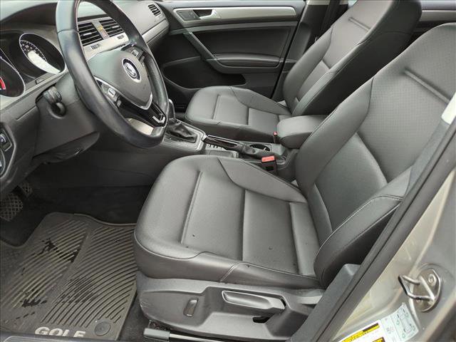 Used 2017 Volkswagen Golf SE image 12