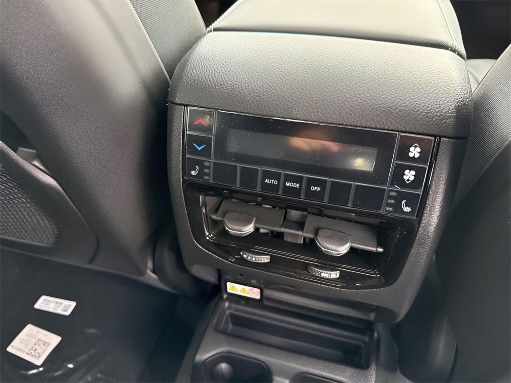 New 2025 Jeep Grand Cherokee L Limited image 18