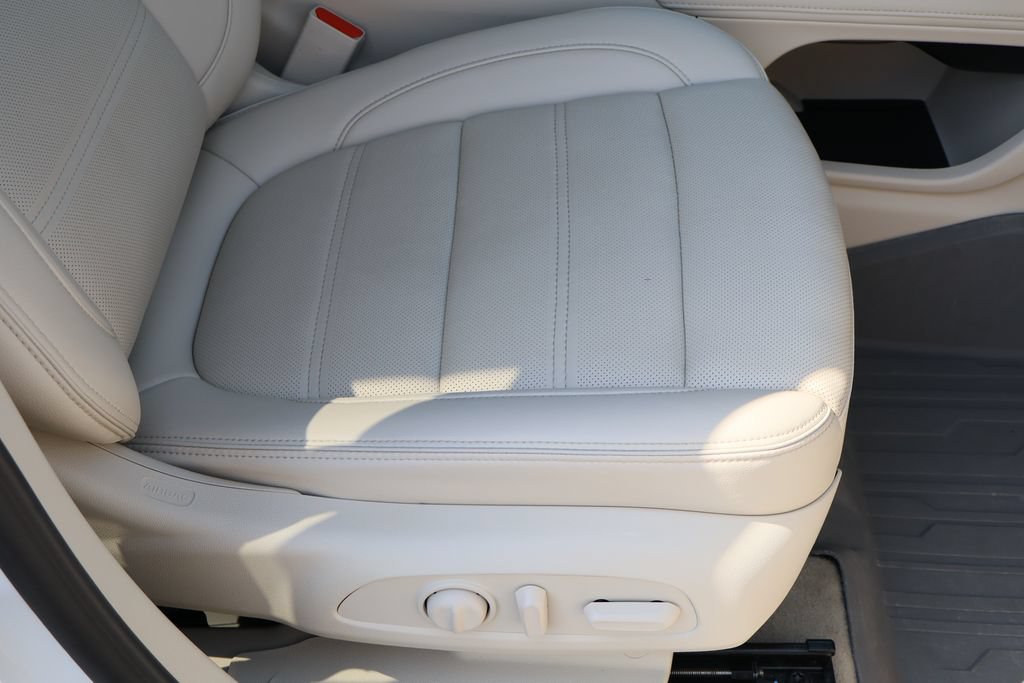 Certified 2023 GMC Acadia Denali w/ Denali Ultimate Package FWD image 33