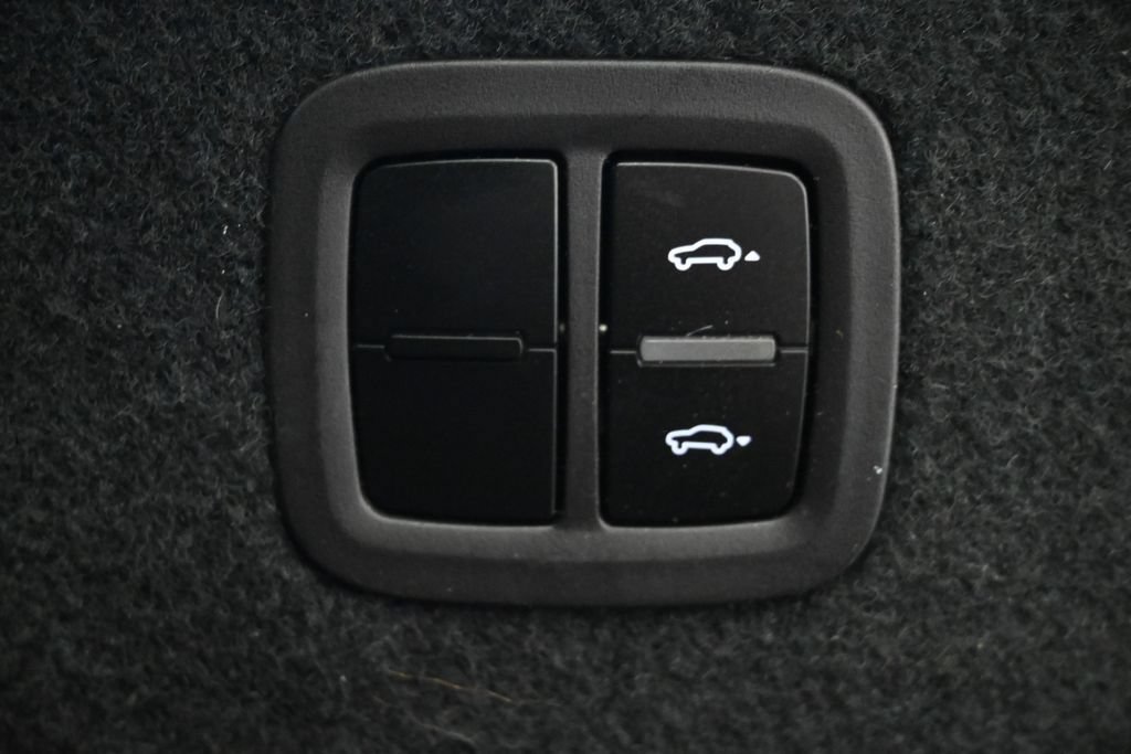 Certified 2023 Porsche Cayenne GTS w/ Assistance Package AWD/4WD image 36