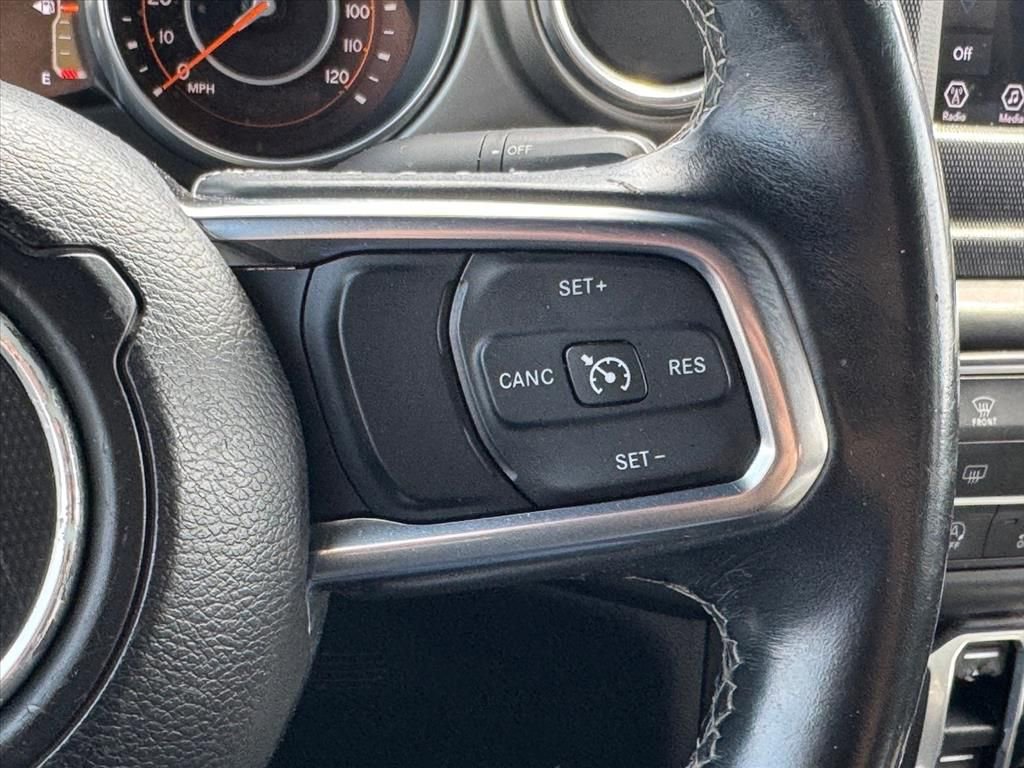 Used 2018 Jeep Wrangler Unlimited Sahara AWD/4WD image 17