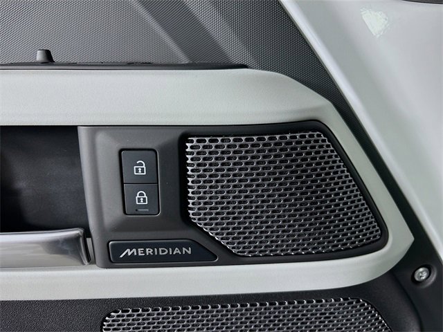 Used 2024 Land Rover Defender 110 X-Dynamic SE image 21