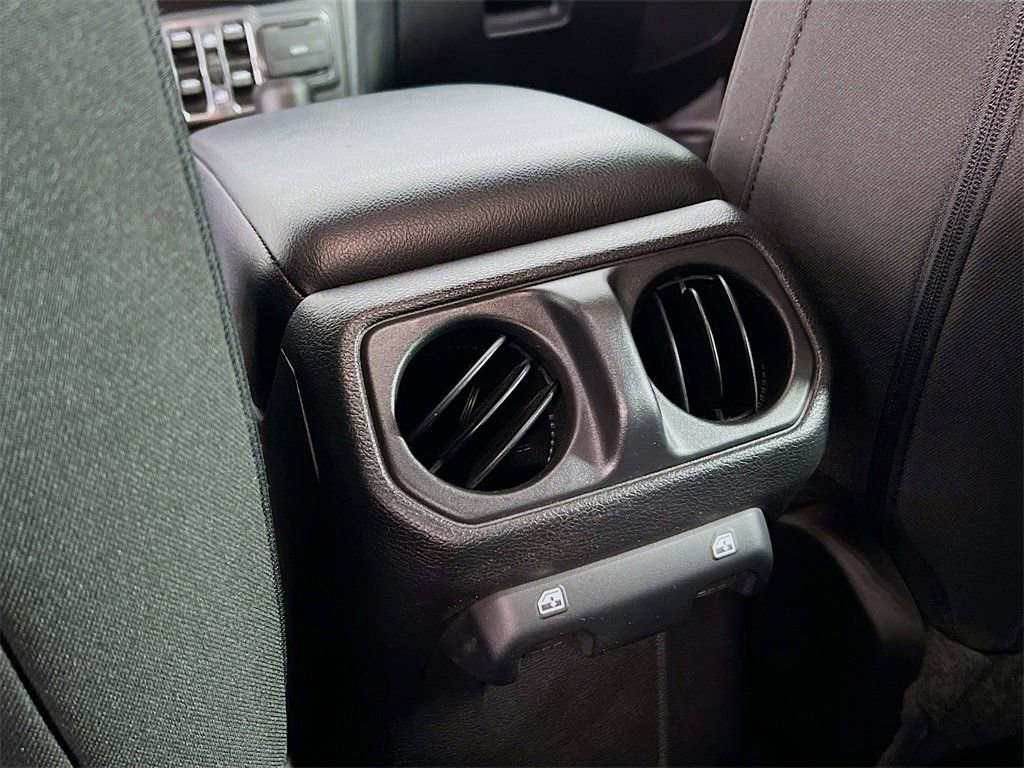 Used 2023 Jeep Wrangler Sport S image 23