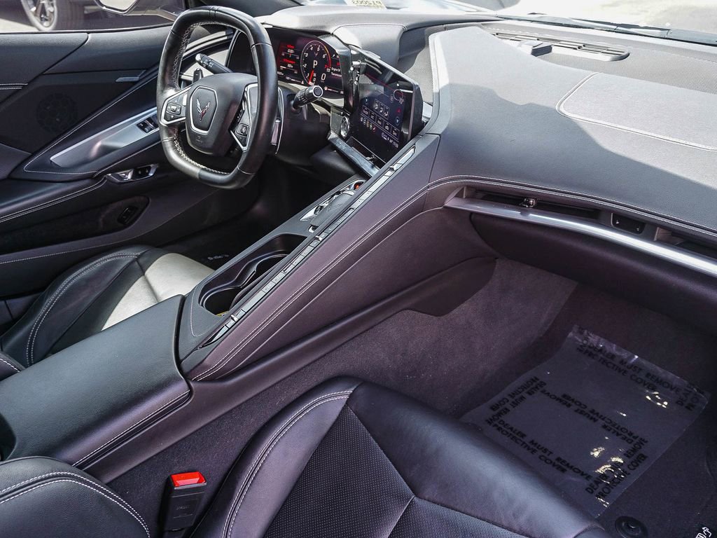 Used 2021 Chevrolet Corvette Stingray Coupe w/ Z51 Performance Package image 13