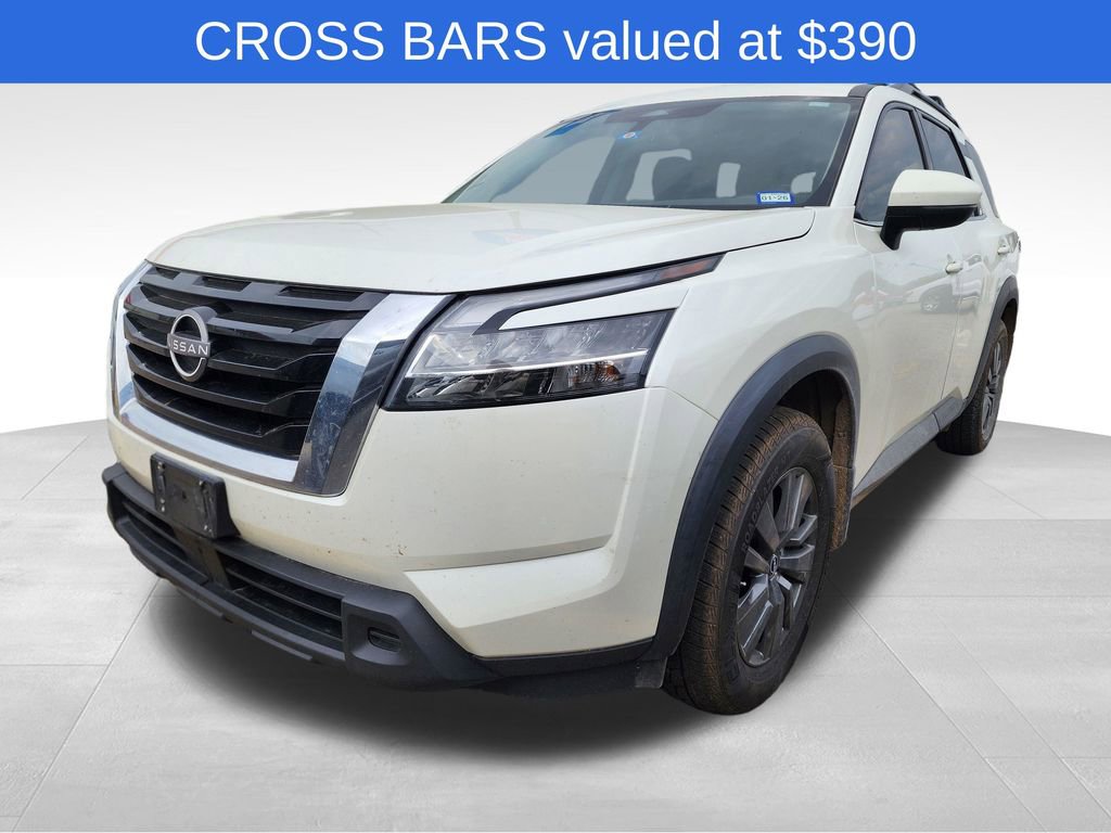 Used 2022 Nissan Pathfinder SV image 2