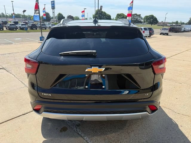 Used 2025 Chevrolet Trax LT w/ Driver Confidence Package FWD image 4