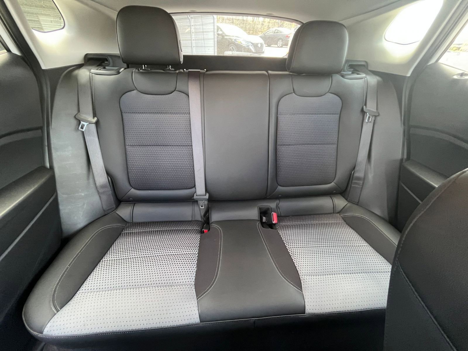 Used 2025 Chevrolet Trax LT w/ LT Convenience Package image 36