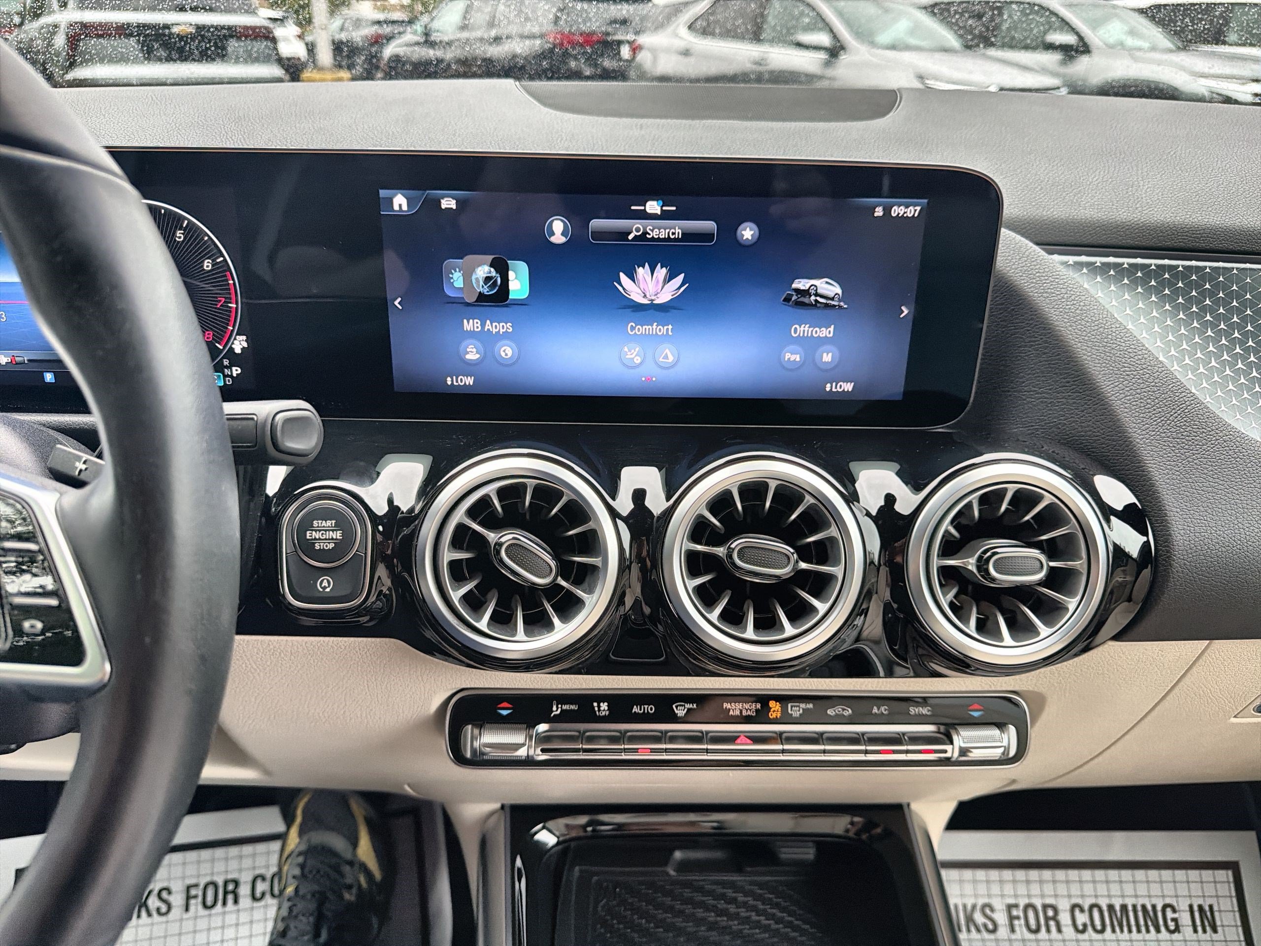 Used 2025 Mercedes-Benz GLA 250 4MATIC w/ Winter Package image 18