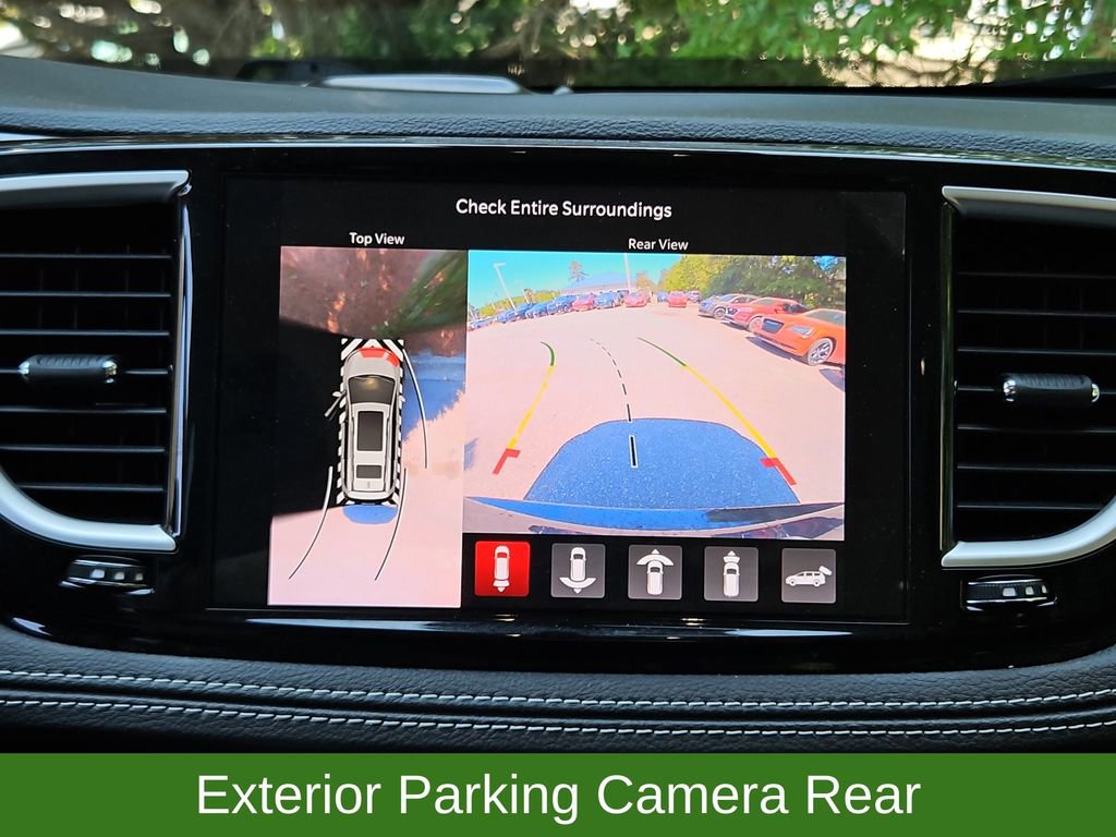 Used 2022 Chrysler Pacifica Touring-L w/ Uconnect Theater Family Group FWD image 20