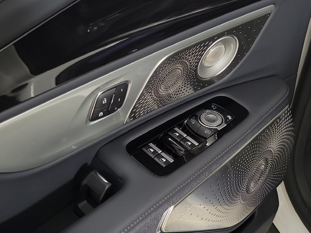 New 2026 Lincoln Nautilus Reserve AWD/4WD image 21