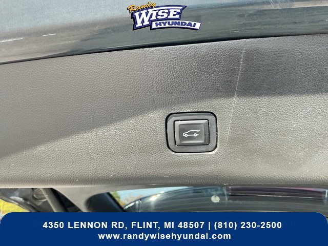 Used 2019 Chevrolet Traverse LT FWD image 20