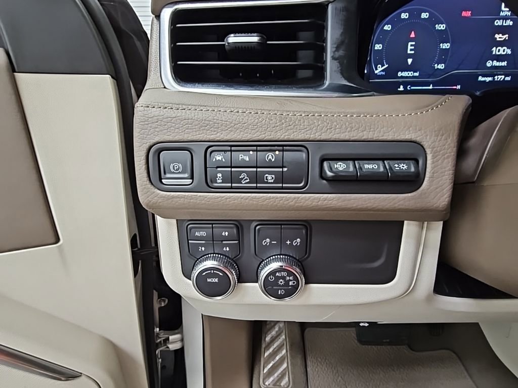 Used 2023 GMC Yukon XL Denali image 29