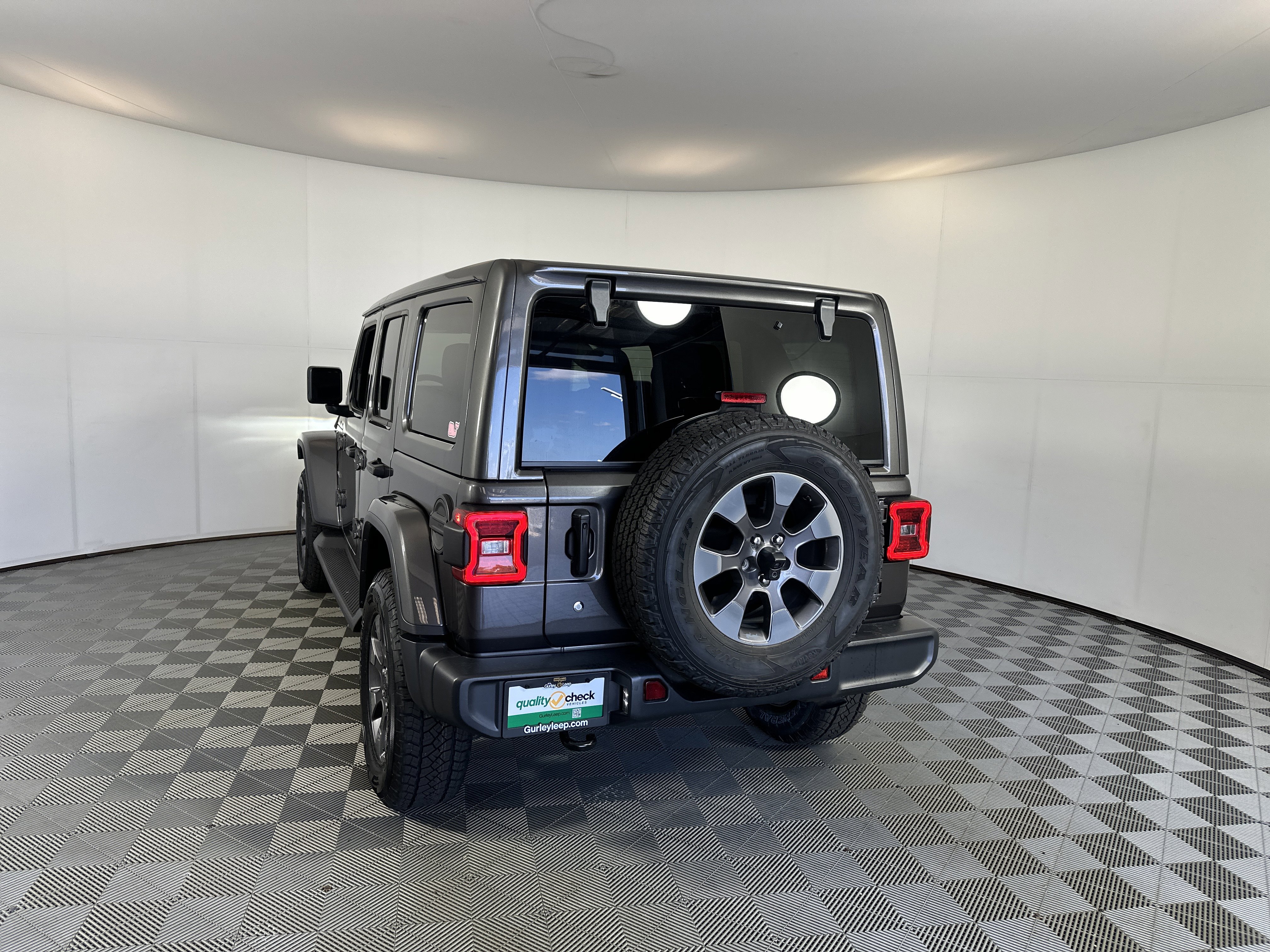 Used 2020 Jeep Wrangler Unlimited Sahara image 3