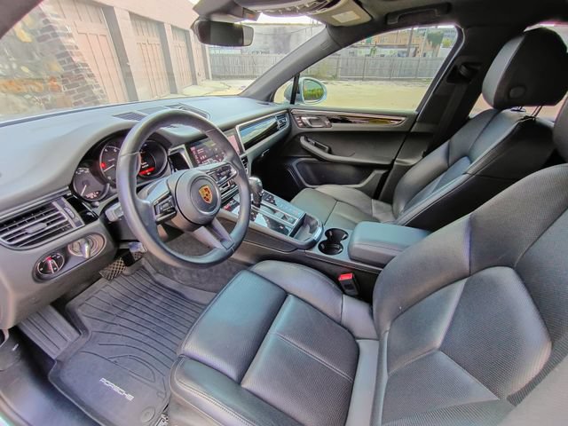 Used 2022 Porsche Macan AWD/4WD image 35