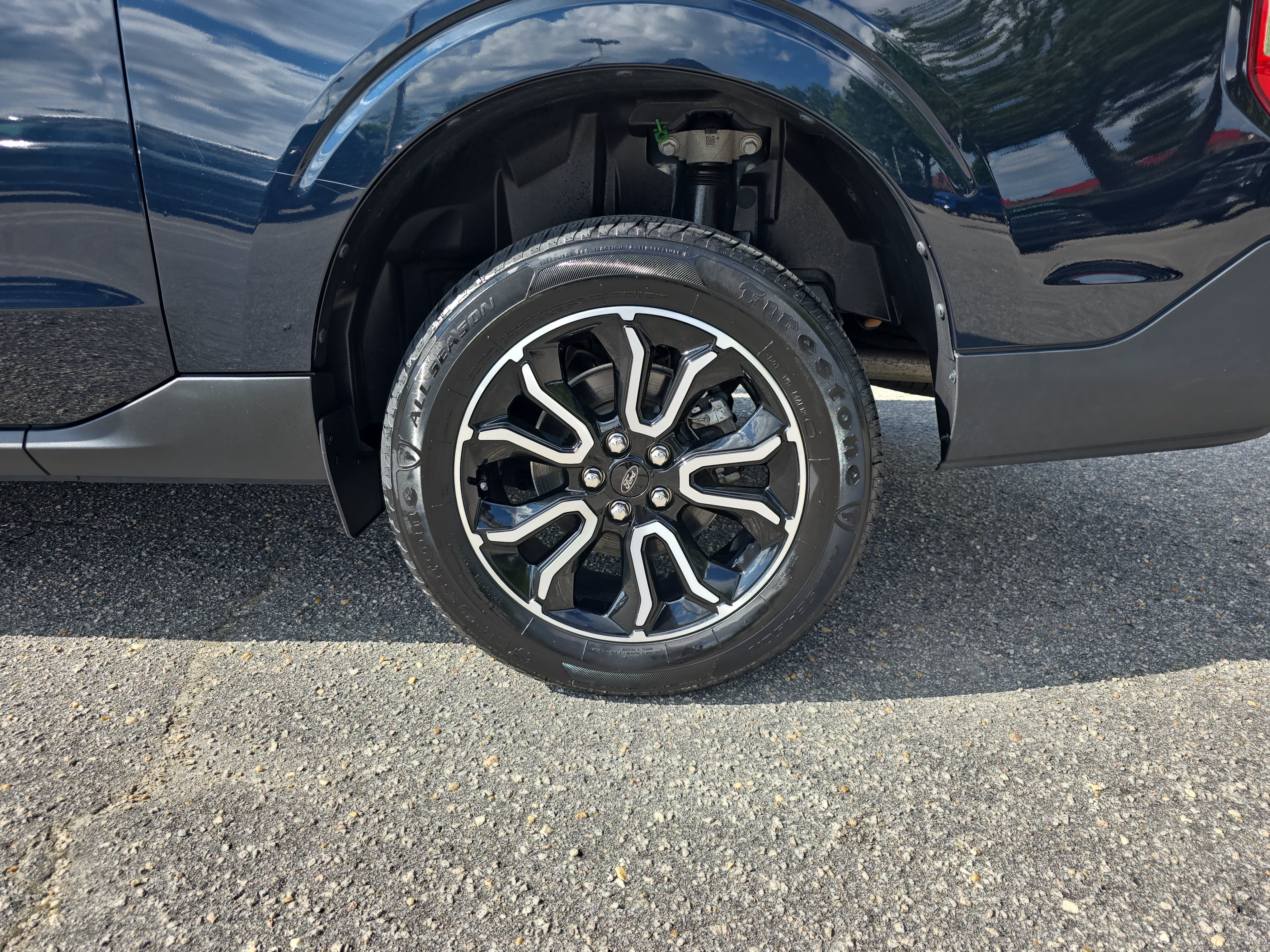Used 2022 Ford Maverick Lariat w/ Lariat Luxury Package FWD image 35
