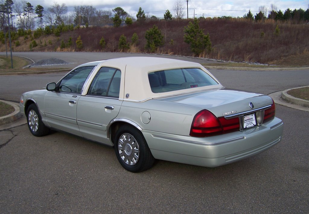 Used 2004 Mercury Grand Marquis GS image 4