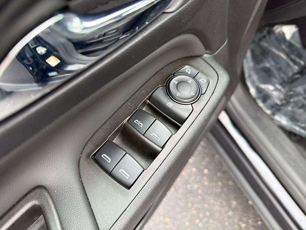 Used 2023 Chevrolet Equinox LT image 11