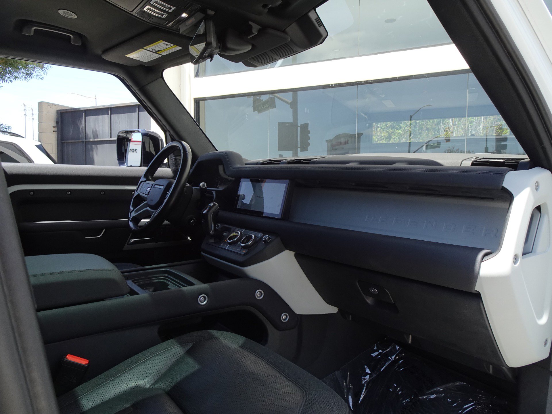 Used 2021 Land Rover Defender 110 SE AWD/4WD image 20