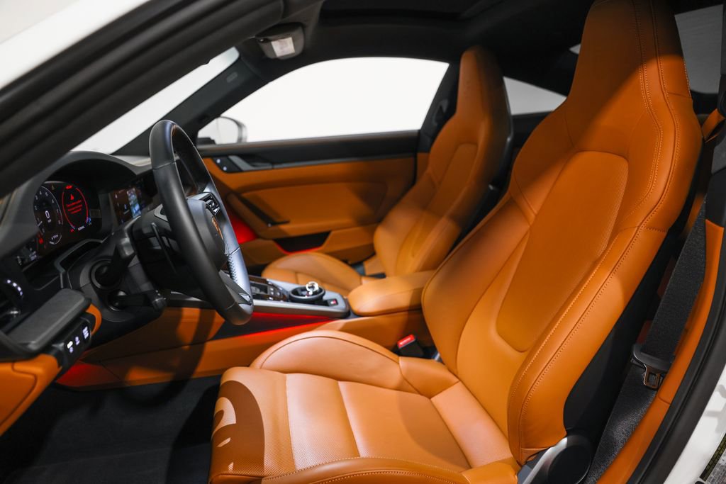Used 2025 Porsche 911 Carrera RWD image 28