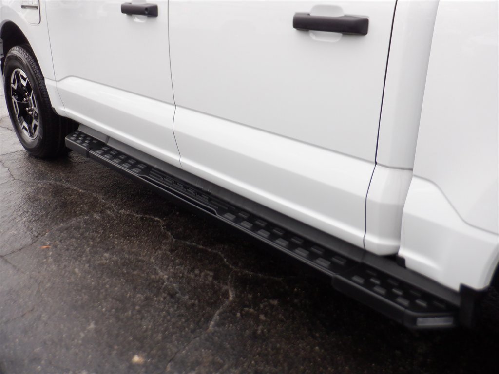 Used 2023 Ford F150 Lightning XLT image 13