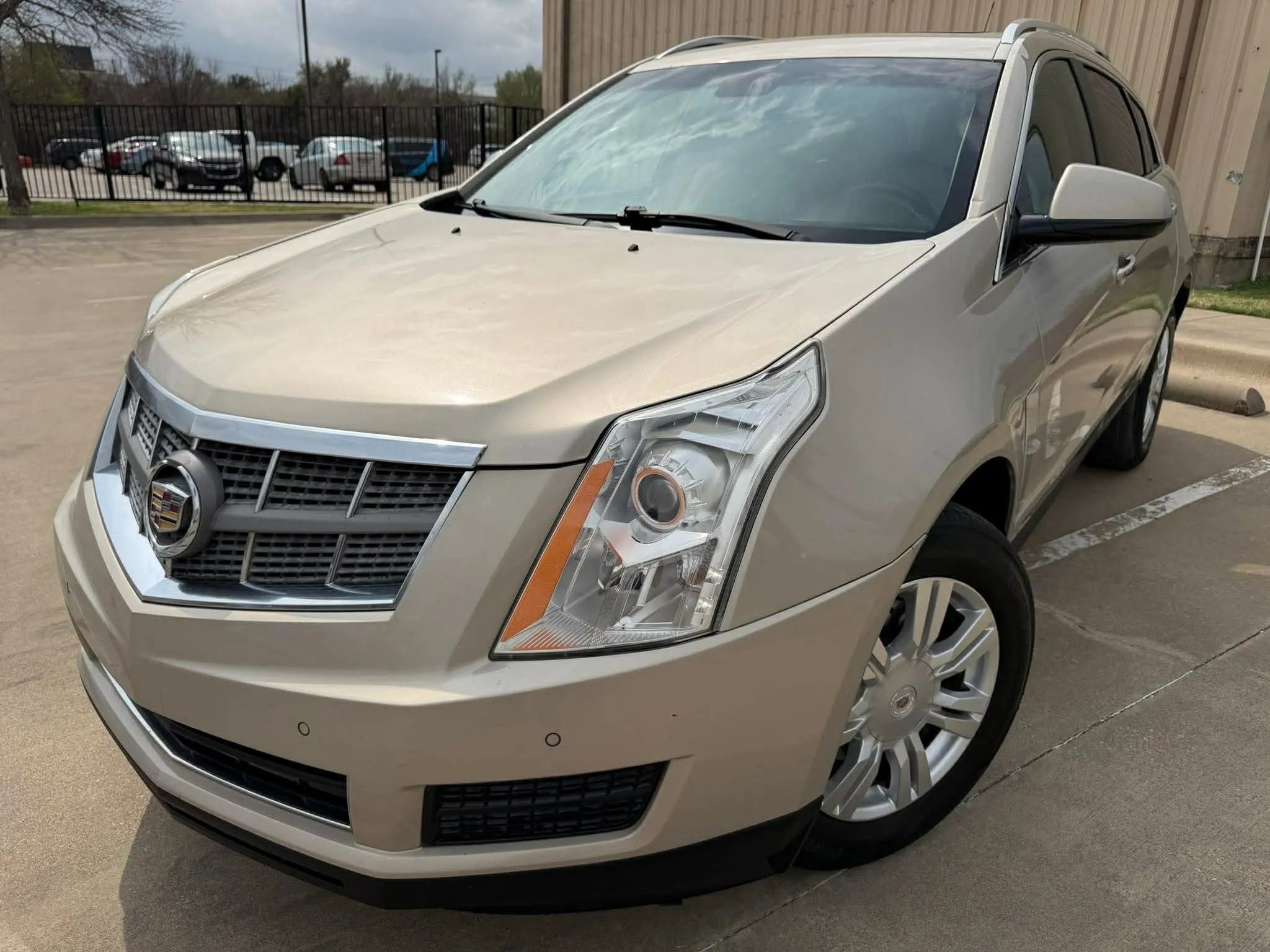 Used 2012 Cadillac SRX Luxury image 1