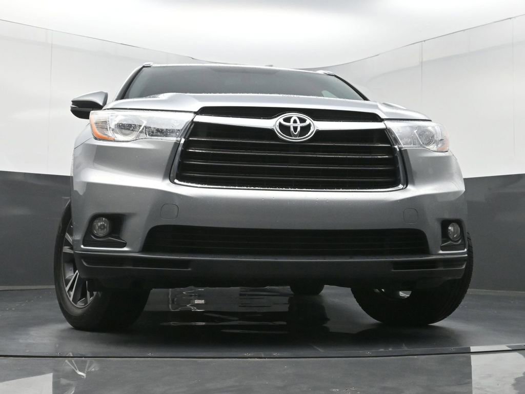 Used 2016 Toyota Highlander XLE AWD/4WD image 25