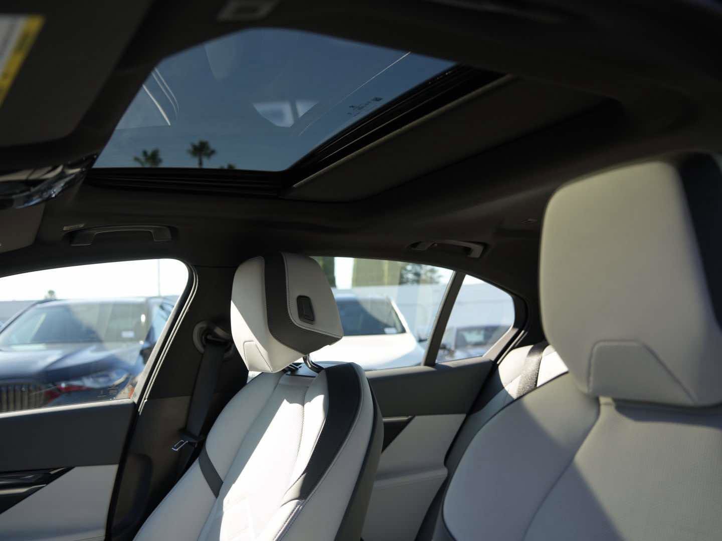 Used 2025 BMW i5 M60 w/ Dynamic Handling Package image 13