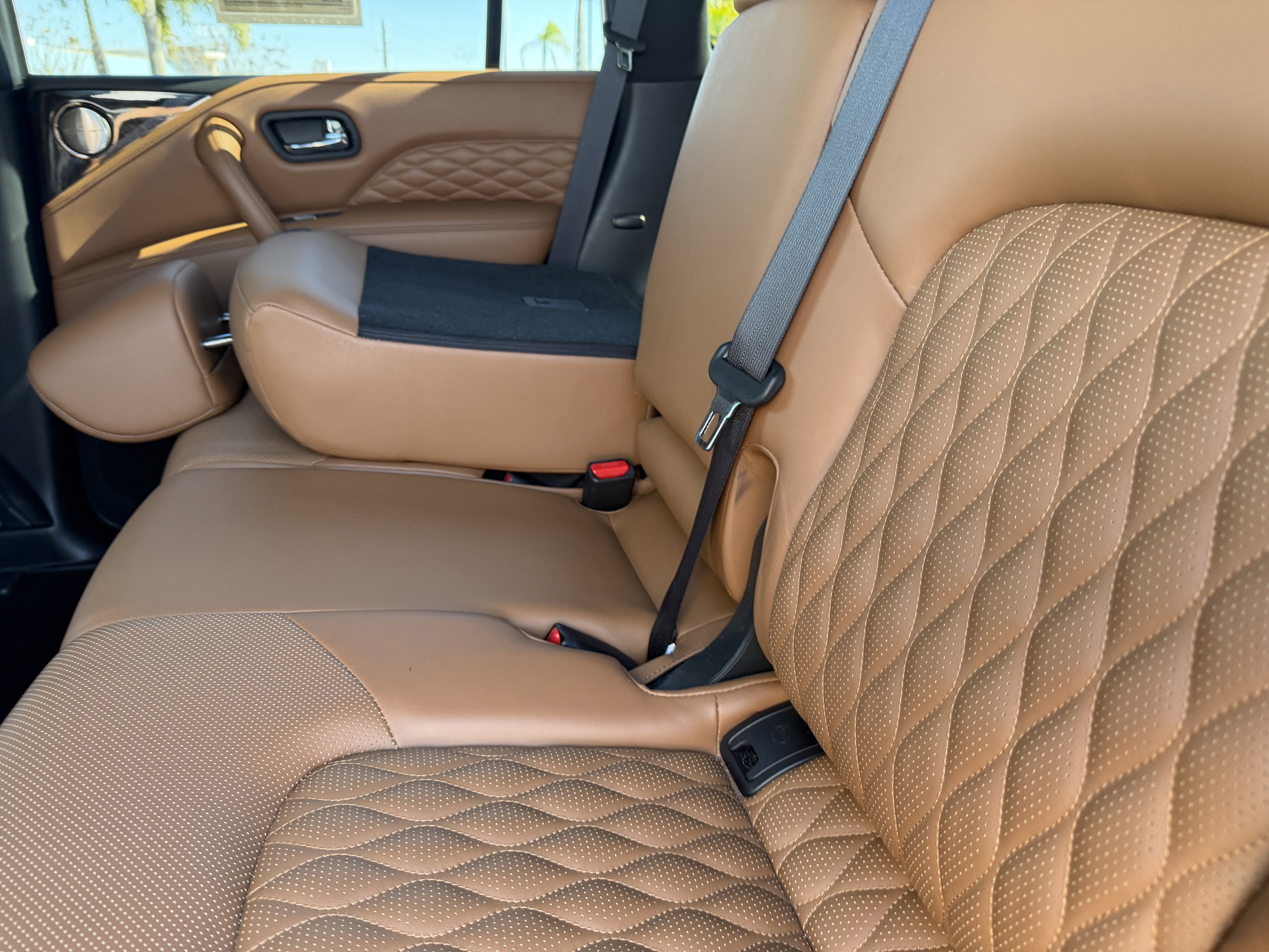 Used 2024 INFINITI QX80 Sensory image 16