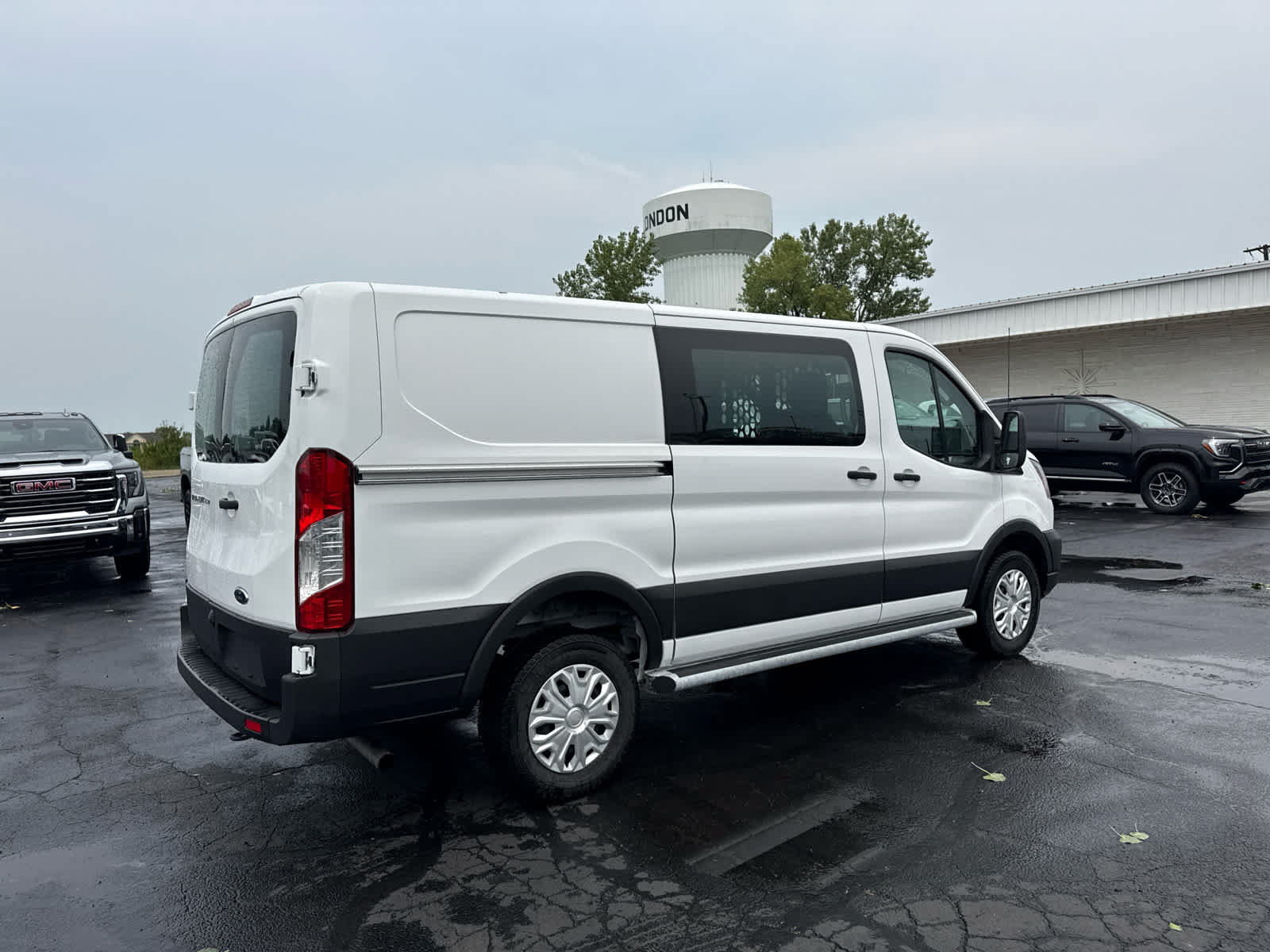 Used 2025 Ford Transit 250 Low Roof w/ Exterior Upgrade Package RWD image 5