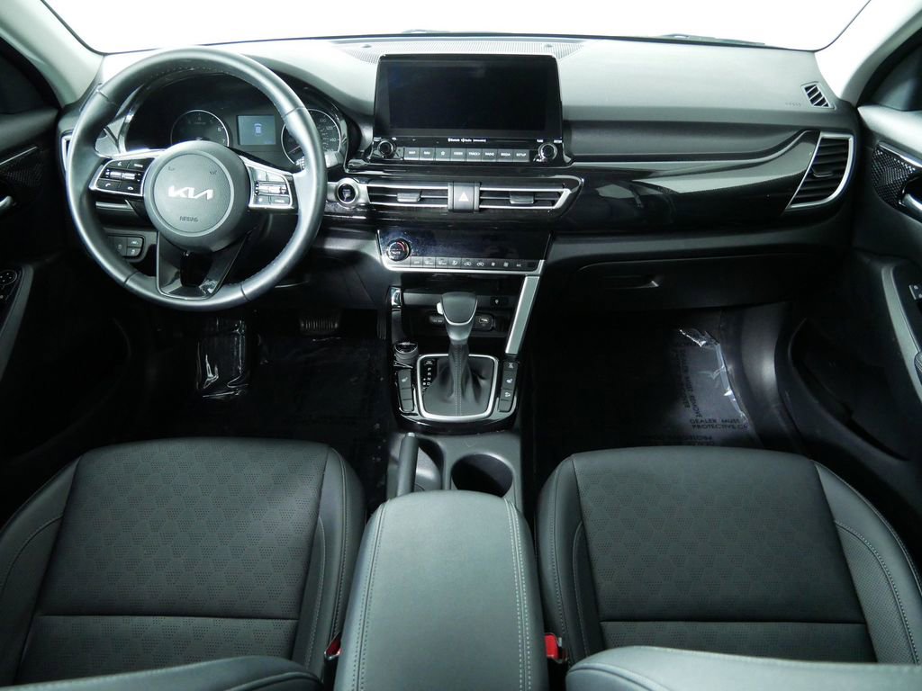 Certified 2023 Kia Seltos EX image 19