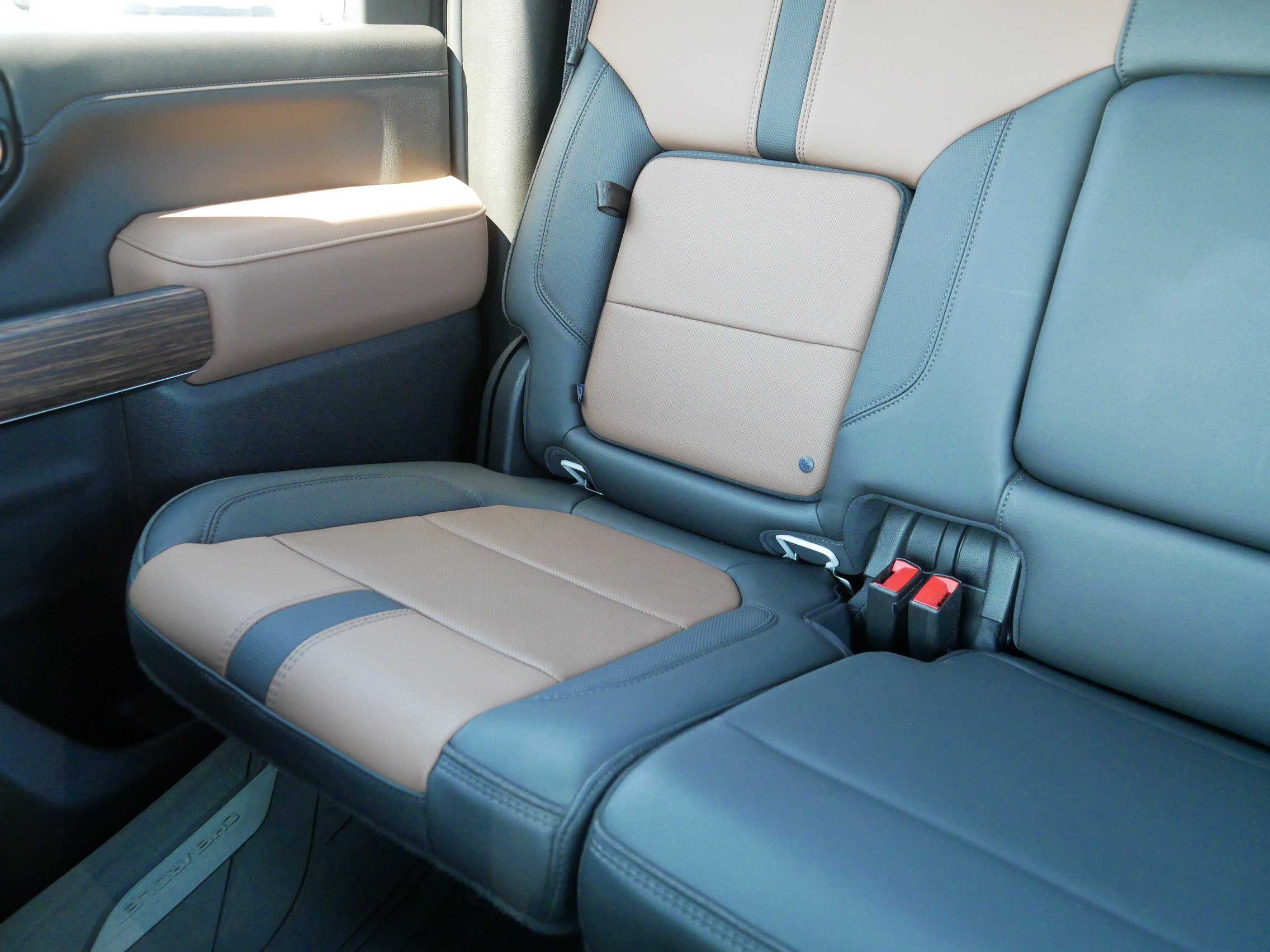 Used 2022 Chevrolet Silverado 3500 High Country AWD/4WD image 12
