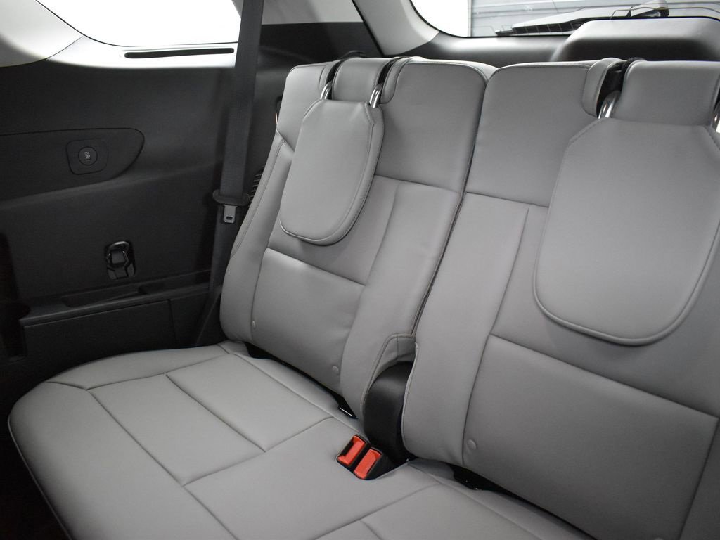 New 2025 Ford Explorer Active w/ Active Comfort Package image 15