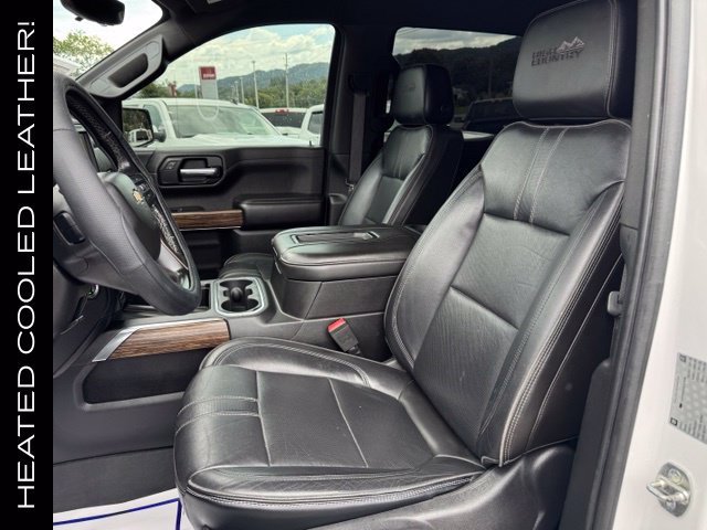 Used 2019 Chevrolet Silverado 1500 High Country w/ Technology Package AWD/4WD image 12