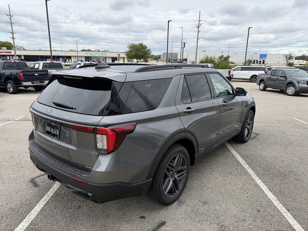 New 2027 Ford Explorer ST-Line w/ Premium Package AWD/4WD image 5