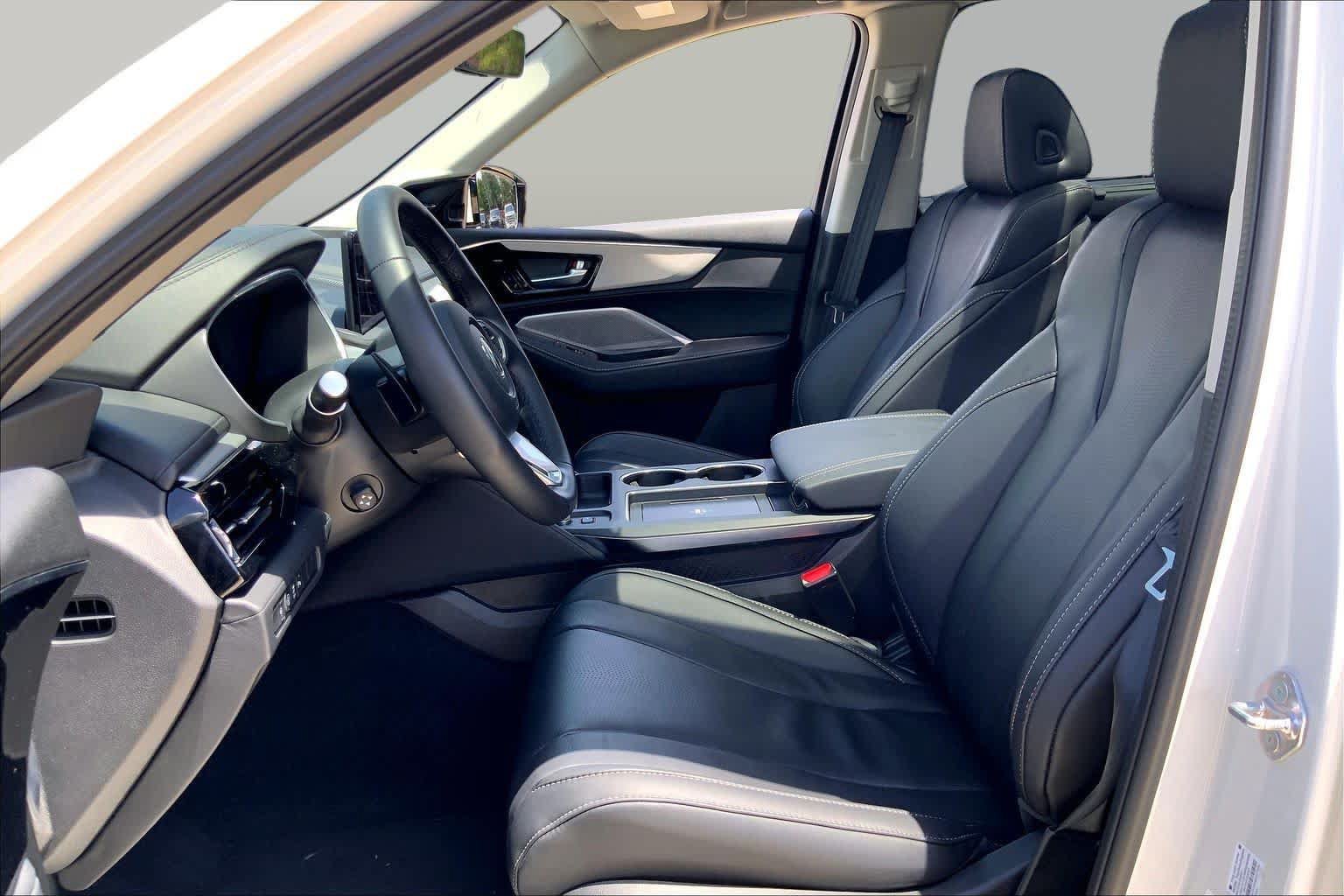 Used 2026 Acura MDX w/ Technology Package FWD image 8