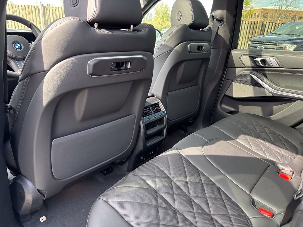 New 2026 BMW X5 xDrive40i w/ M Sport Package AWD/4WD image 29