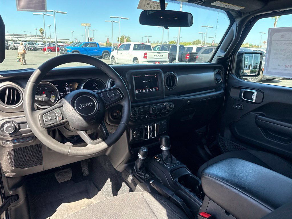 Certified 2023 Jeep Wrangler Unlimited AWD/4WD image 19
